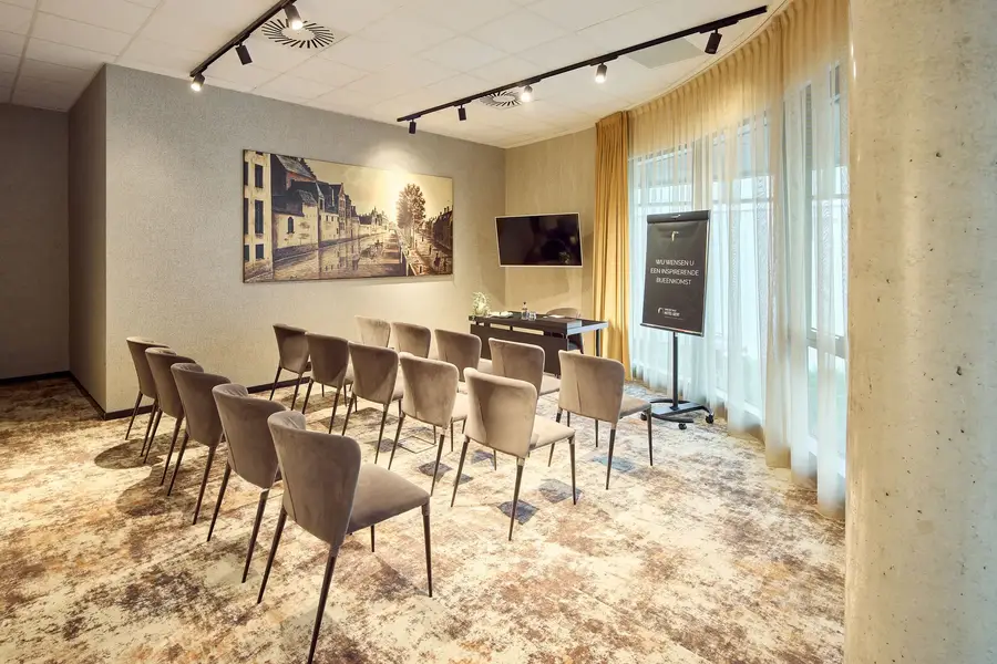 Theaterbestuhlung für bis zu 20 Personen im Tagungsraum Oude Houtlei im Hotel Gent.