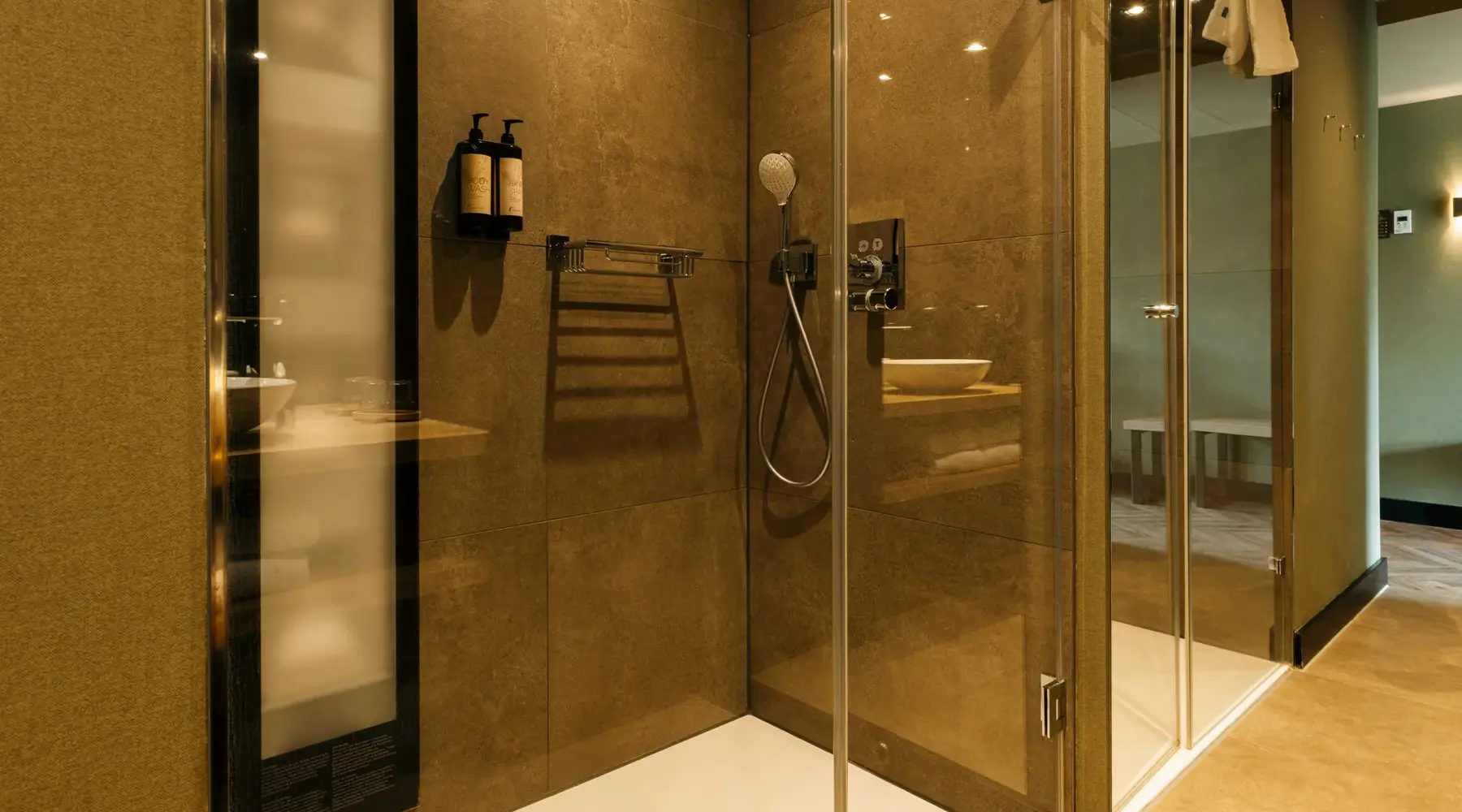 Comfort room with shower  Van der Valk hotel Apeldoorn - de Cantharel