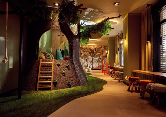 Timo Toucan playhouse