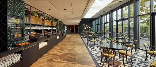 Green lounge