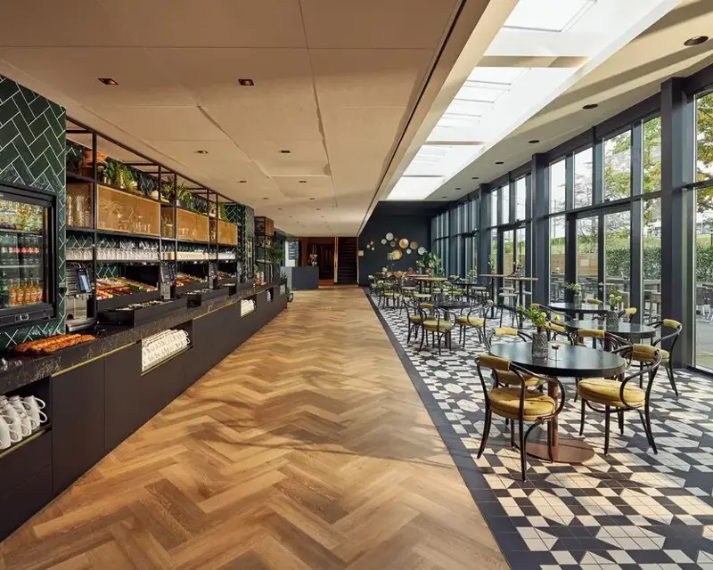 Green lounge