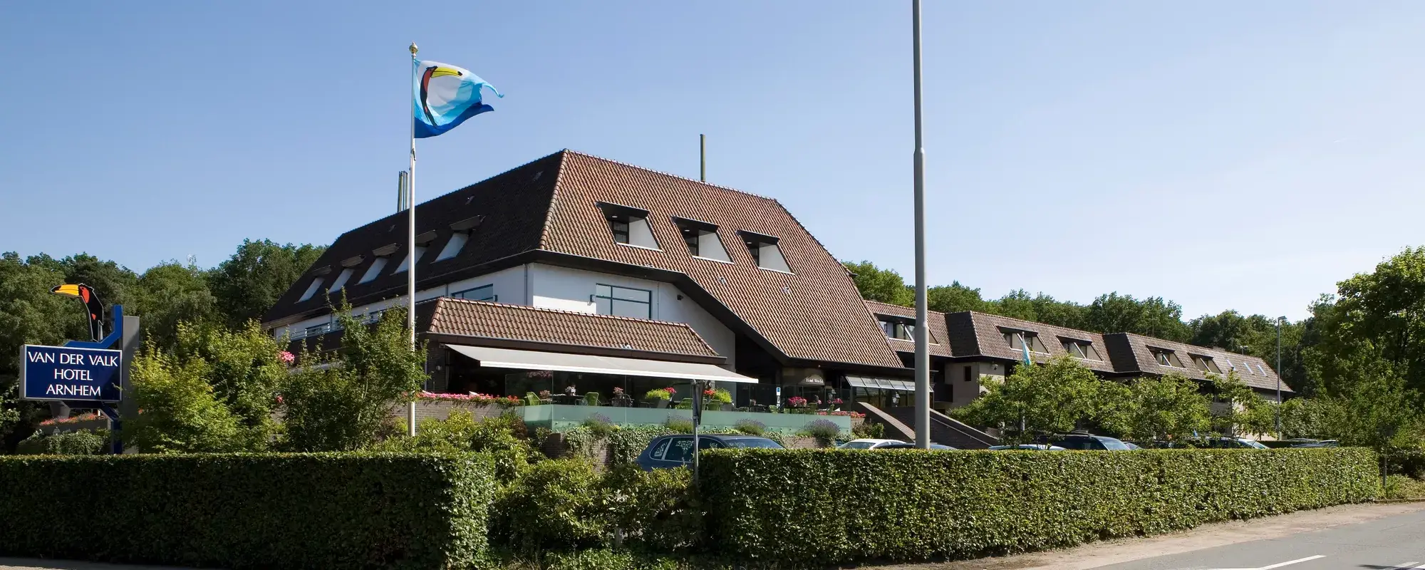 Zij aanzicht hotel