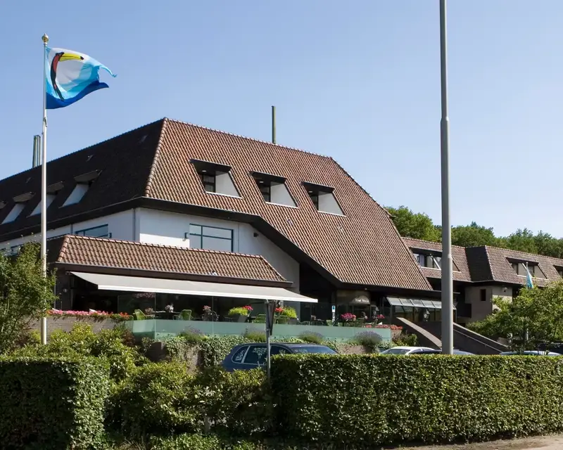 Zij aanzicht hotel
