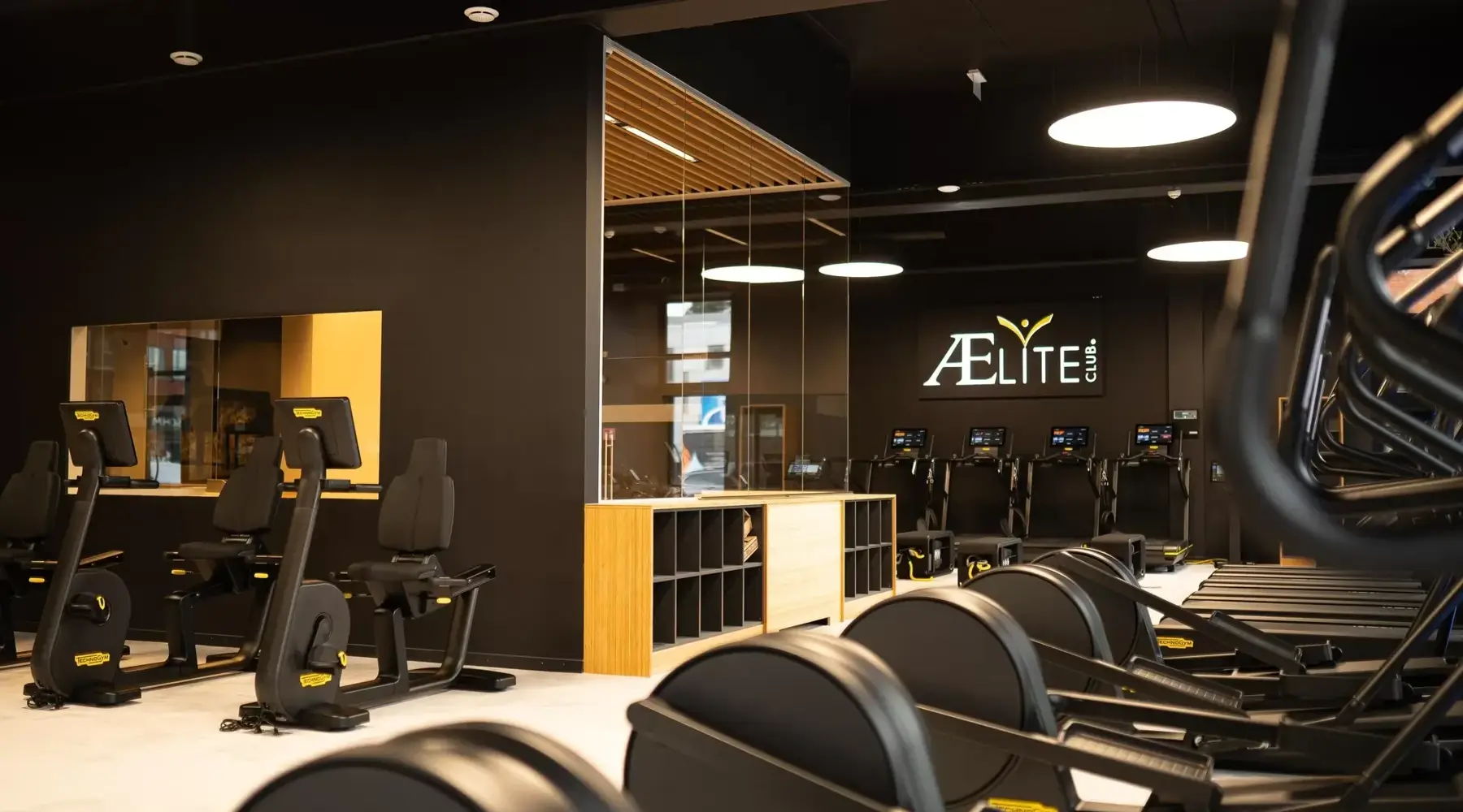Premium fitnessruimte Ælite Club in Waterloo, toegankelijk voor hotelgasten van Van der Valk.