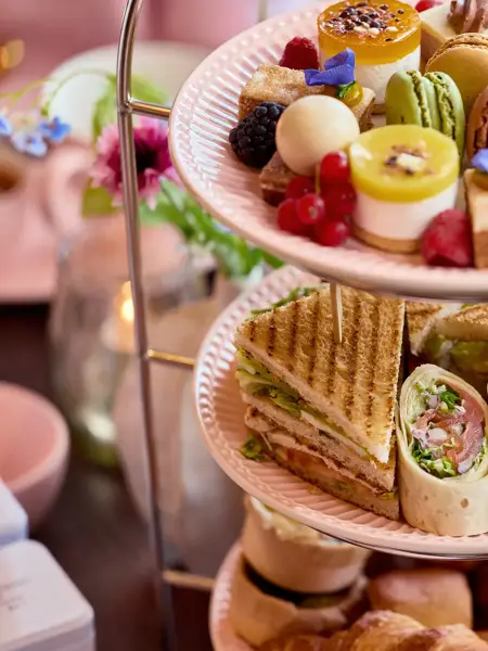 Eating from the high tea