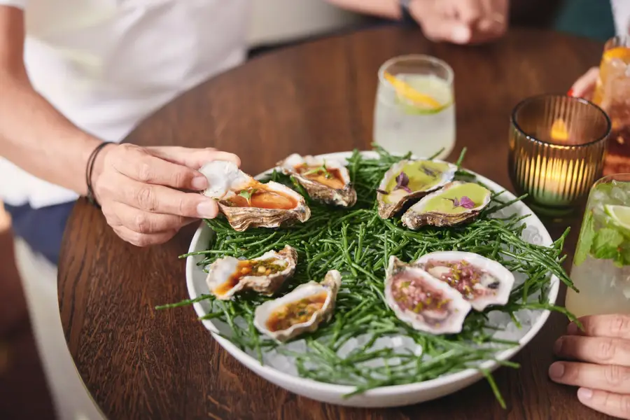 Cocktail met gerecht