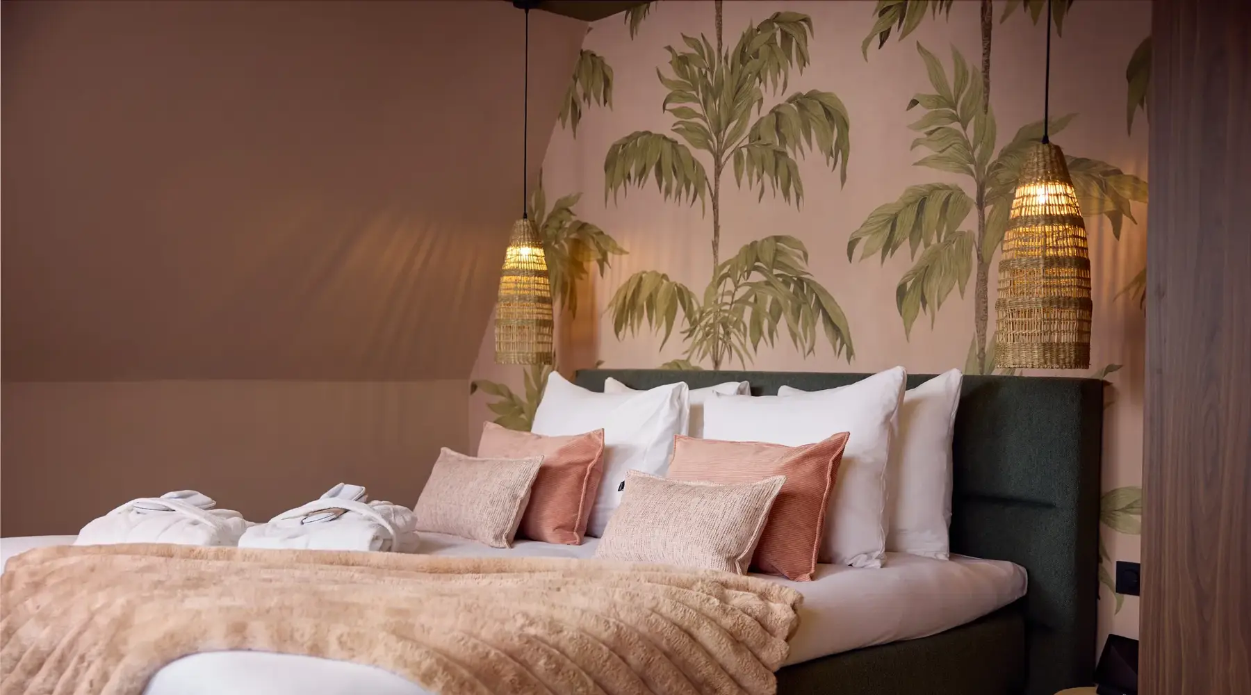 Pink Botanical Suite
