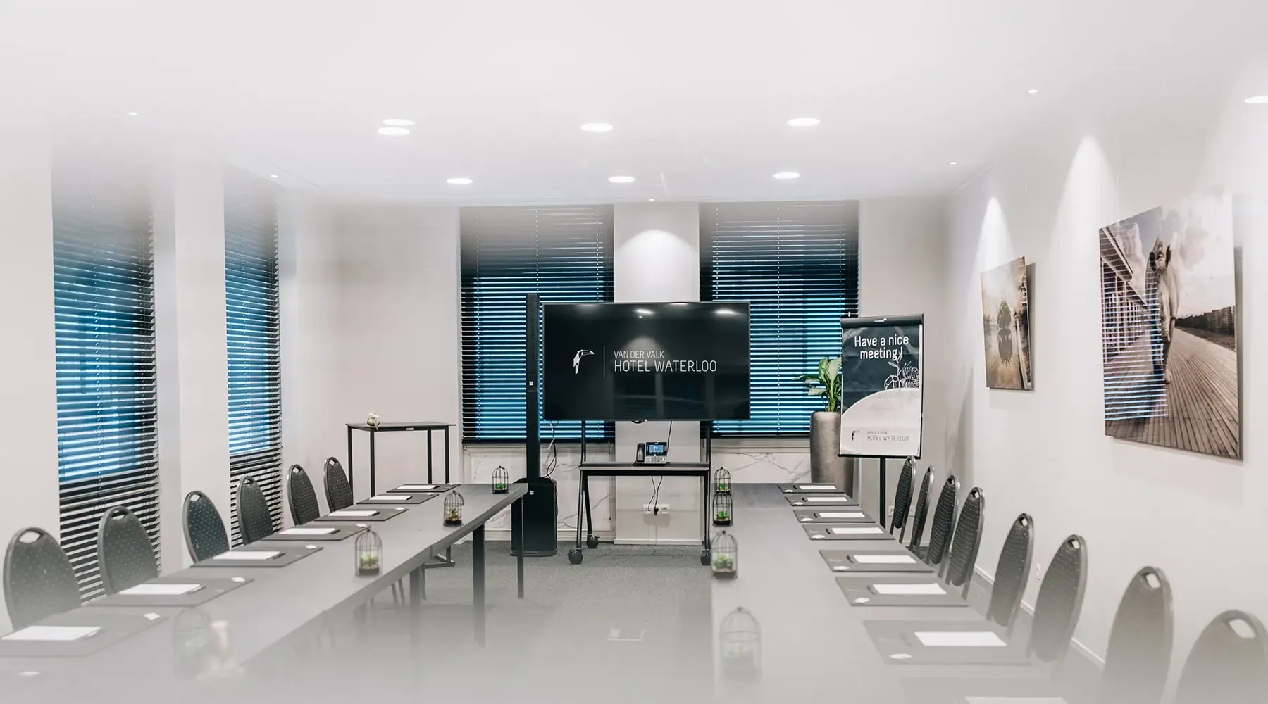 Location de salle multifonctionnelle à Waterloo pour réunions, fêtes privées, dîners et événements sur mesure.