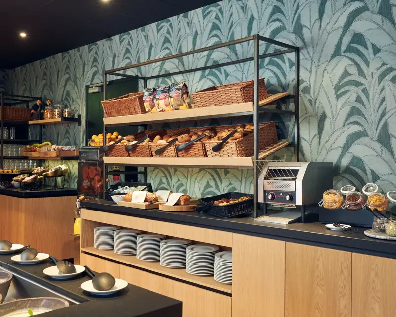 Restaurant buffet