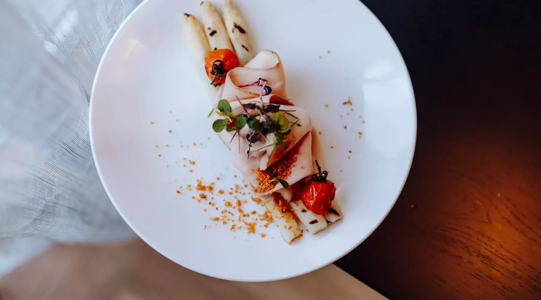 Asperges restaurant Nest