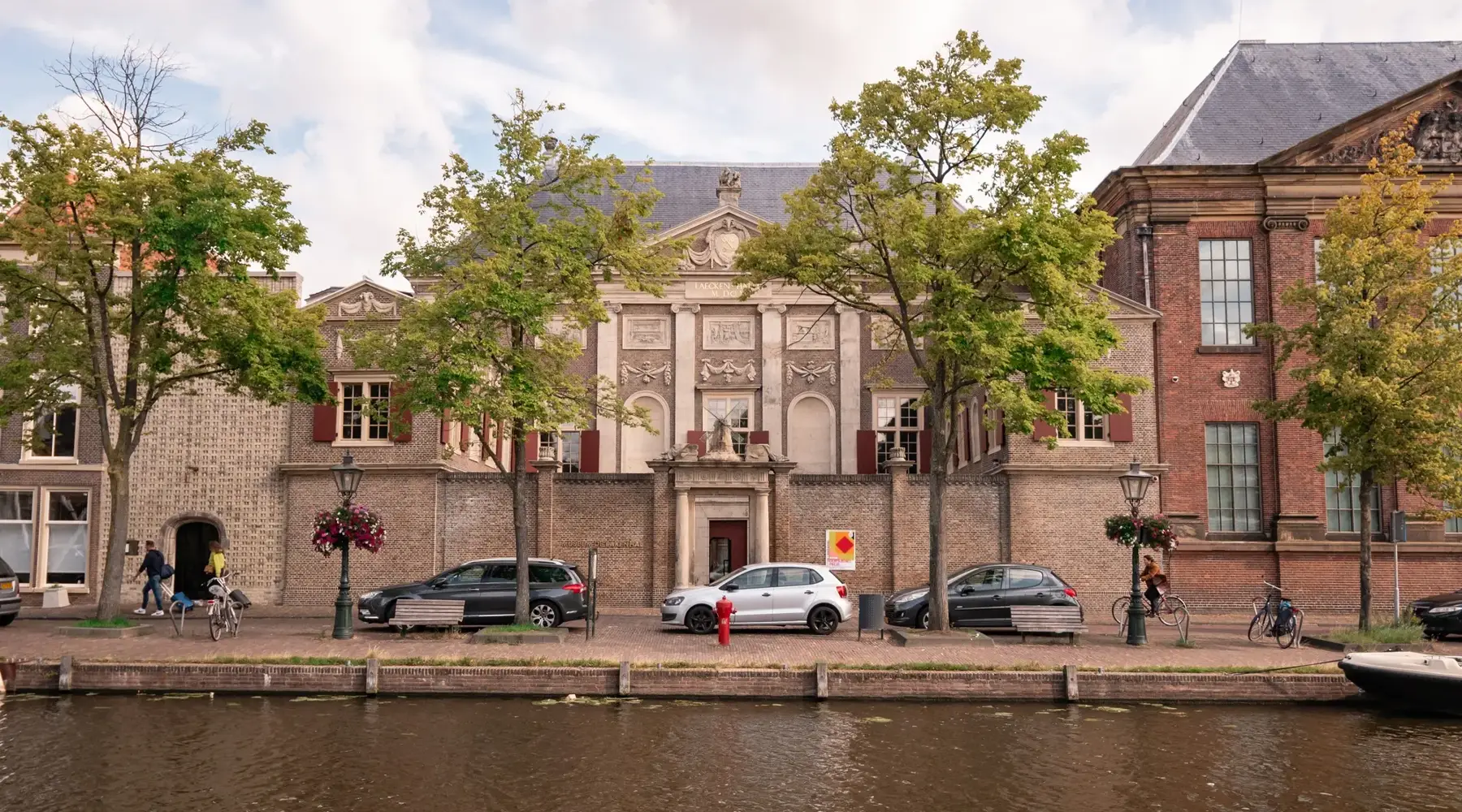 De Lakenhal