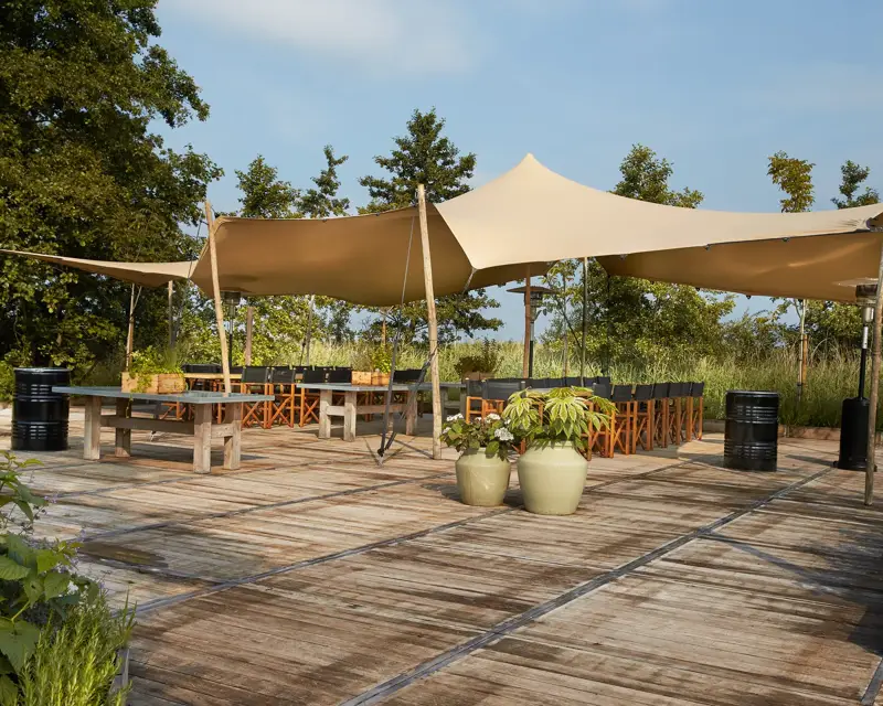 Der Garten des Hotels Volendam, der für verschiedene Zwecke genutzt werden kann