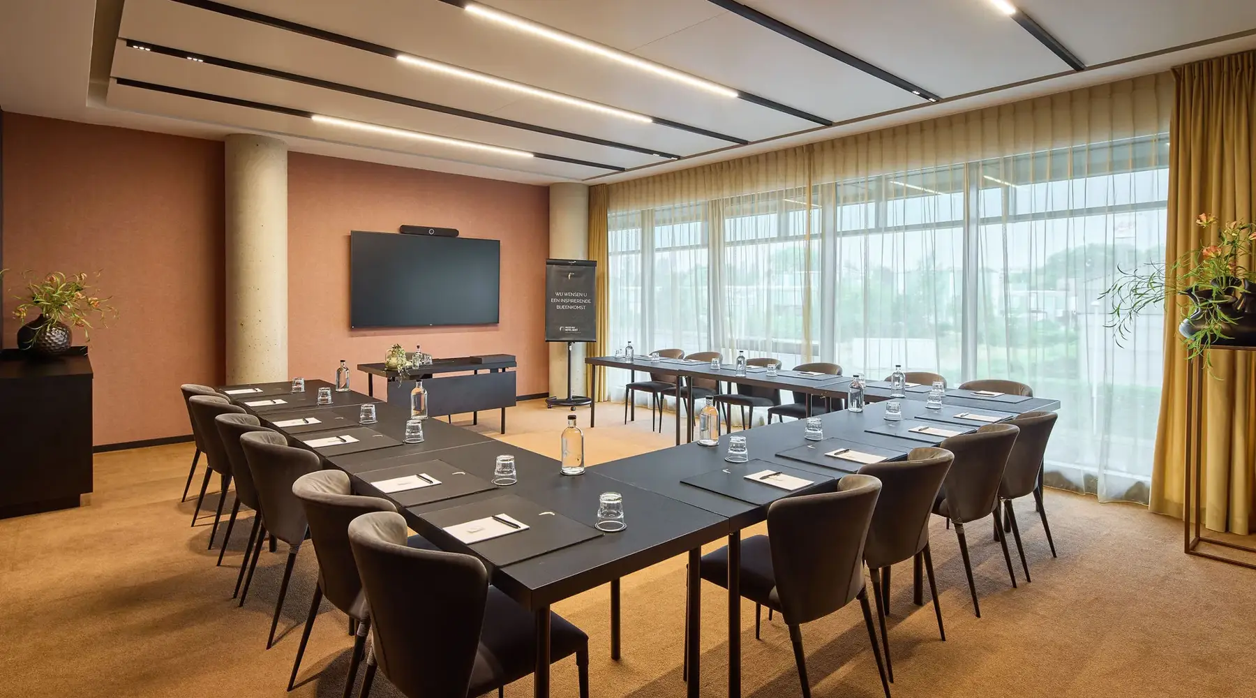 Moderne vergaderzaal in Gent met nodige faciliteiten