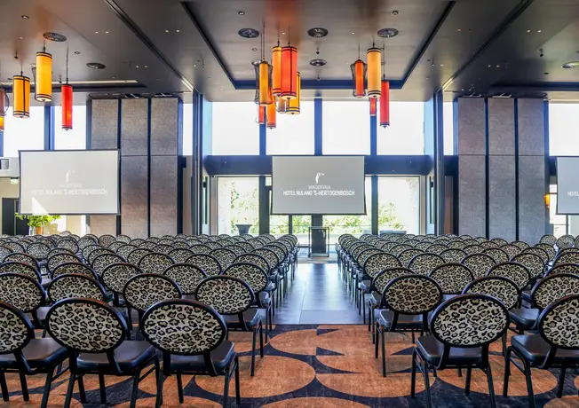 Moderne Veranstaltungsräume für geschäftliche Treffen im Van der Valk Hotel Nuland