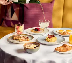 Frühstücksbuffet mit Live-Kochservice für Hotelgäste des Hotel Gent