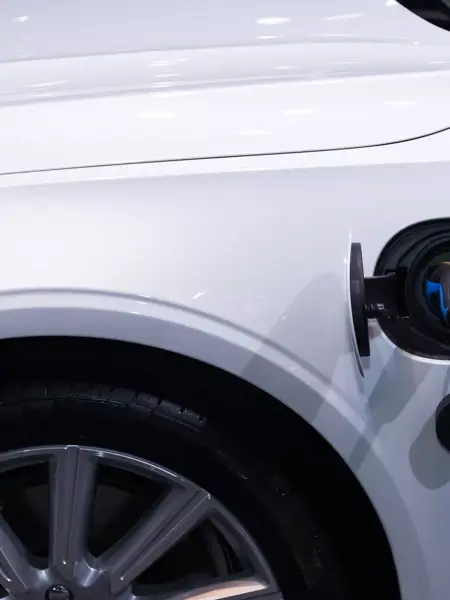 Voiture en train de se recharger