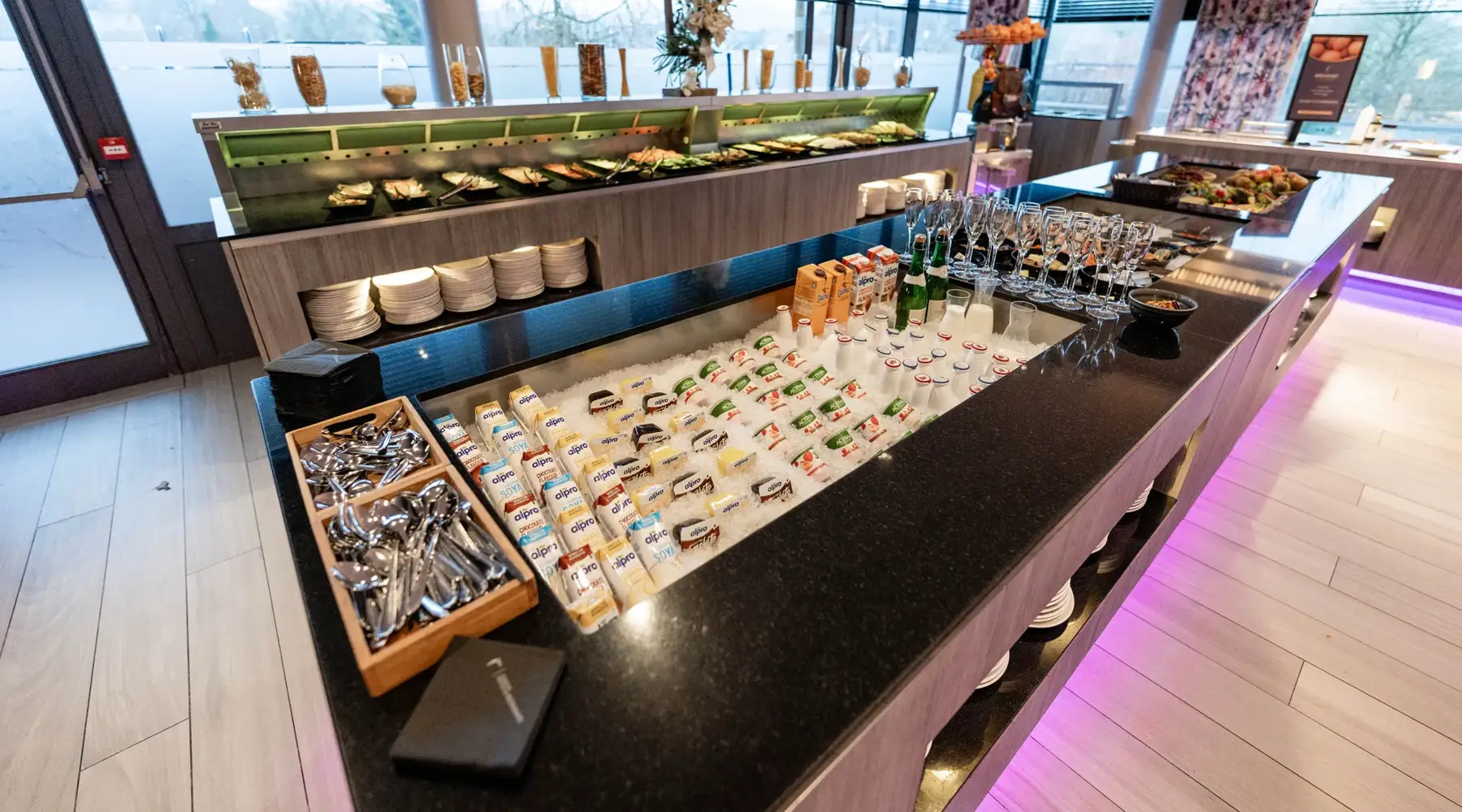 Breakfast Hotel Van der Valk Charleroi Airport