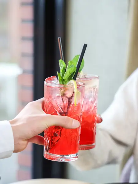 Cocktail & Lobby Bar