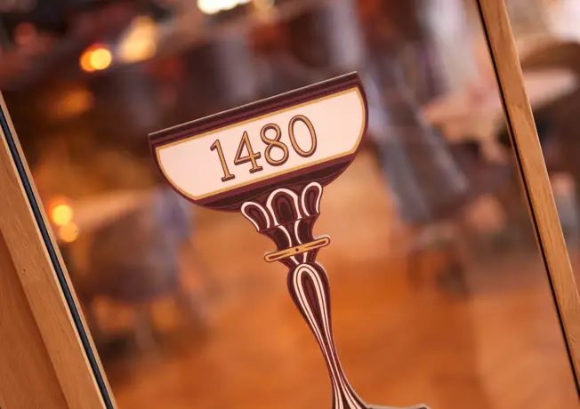 Logo bar