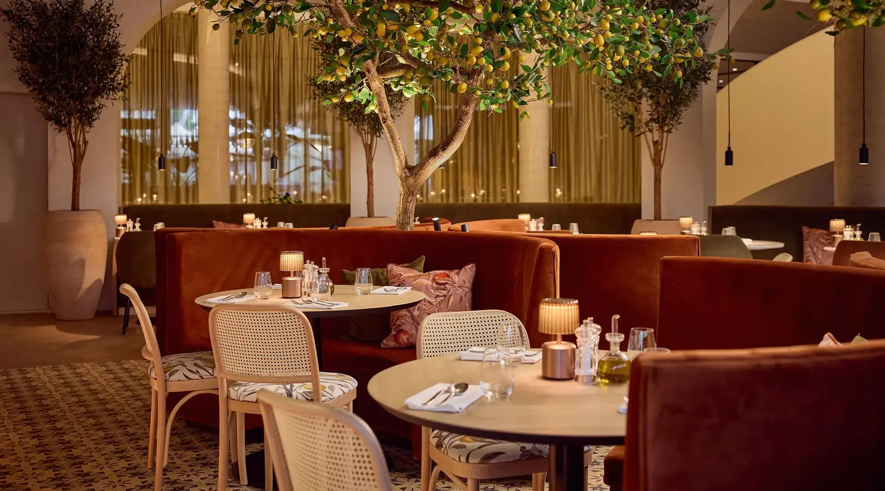 Innenraum des Restaurants Limoncello im Van der Valk Hotel Gent