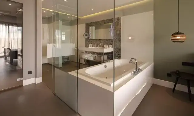 Luxury Hotel | Bathroom | East Suite Van der Valk Hotel Sassenheim - Leiden