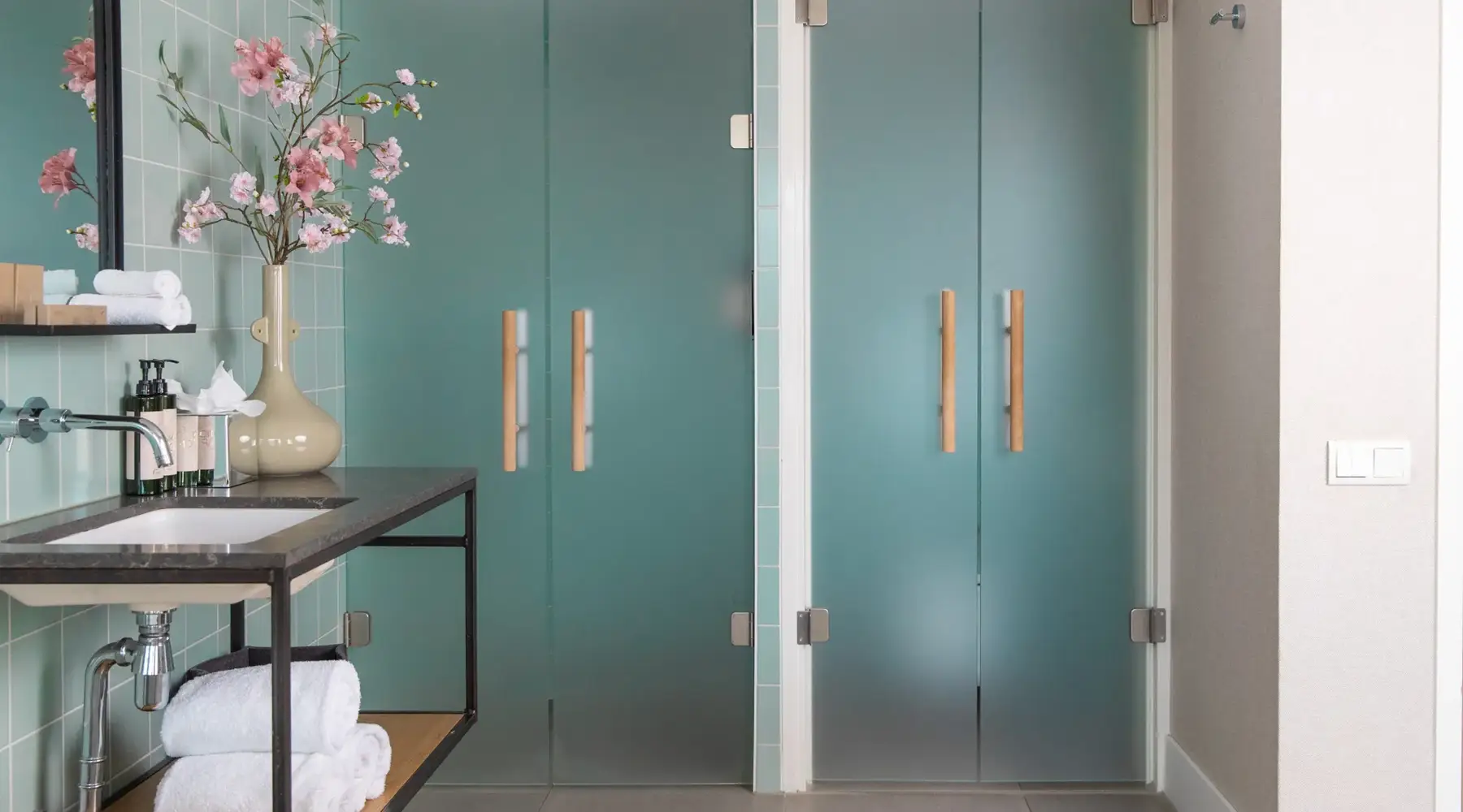 North Suite Living met sauna en Ambilight TV
