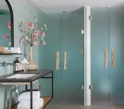North Suite Living met sauna en Ambilight TV
