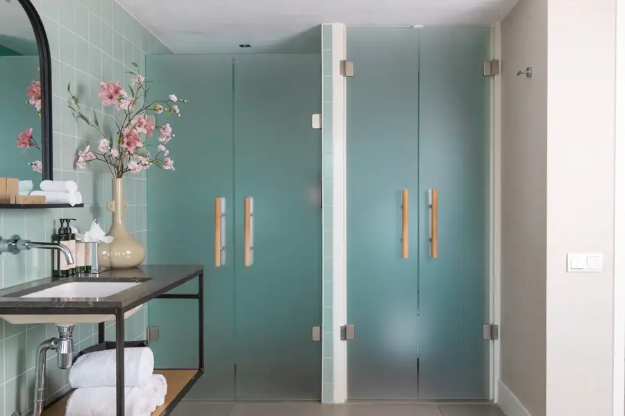 North Suite Living mit Sauna und Ambilight TV
