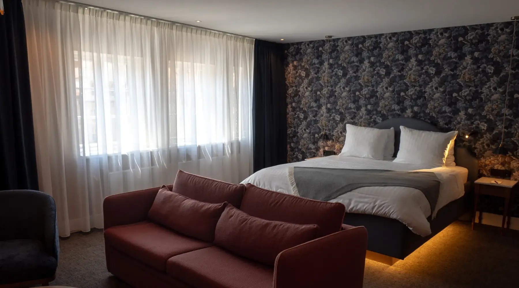 Executive Bett