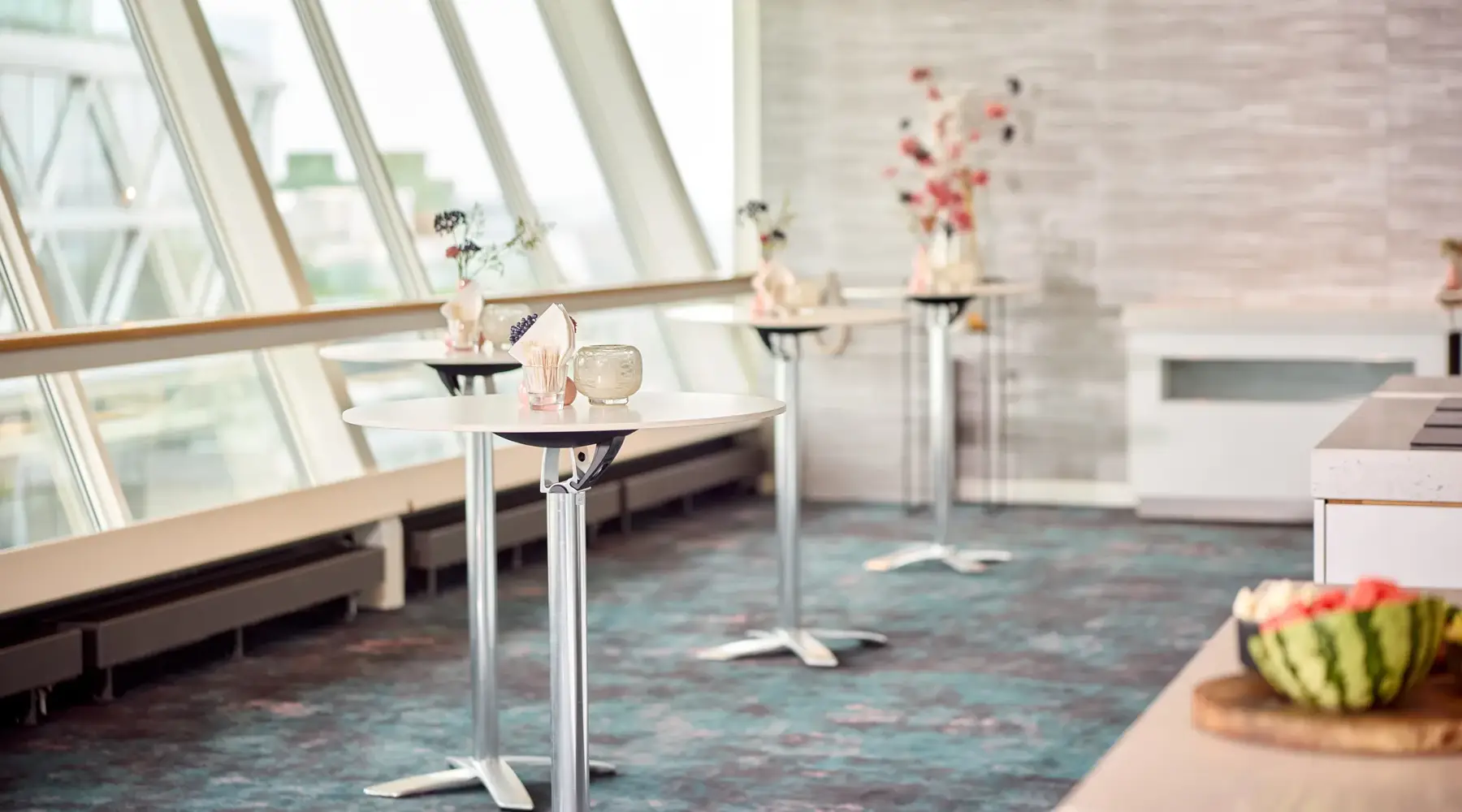 Sky lounge 1