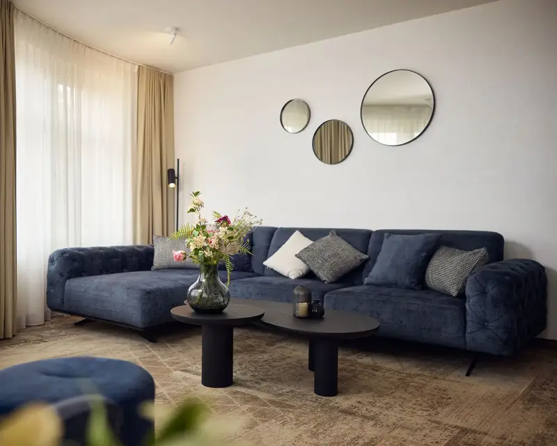 De aparte zithoek van een Business Suite