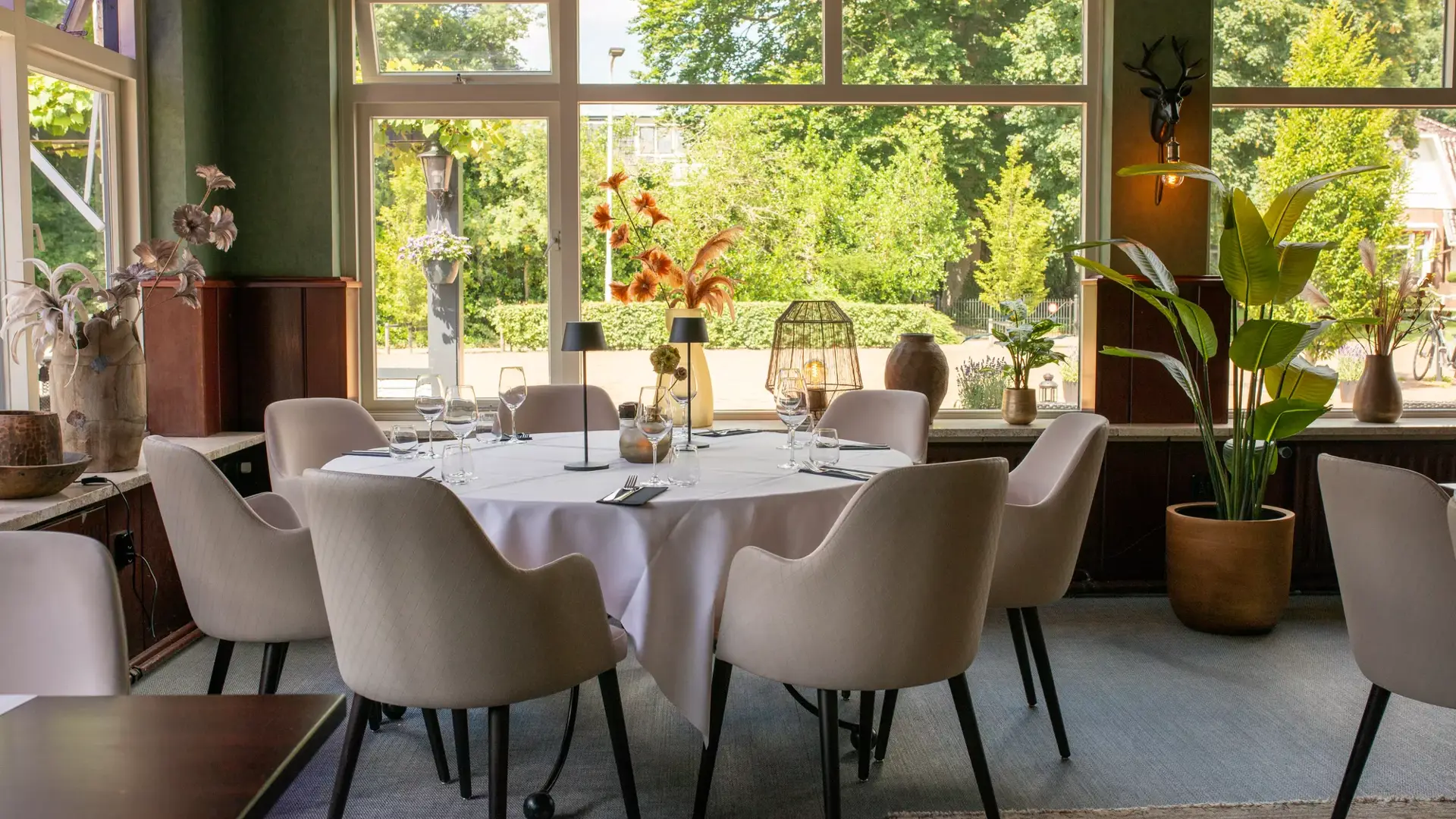 restaurant