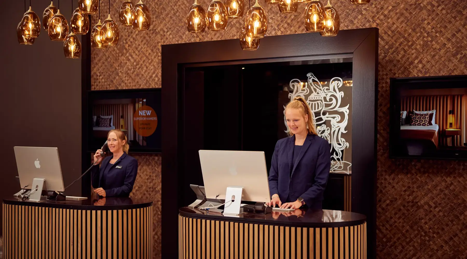 Rezeption des Hotels Groningen - Zuidbroek