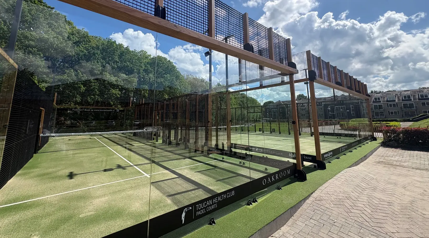padelbaan huren bij van der valk gilze-tilburg