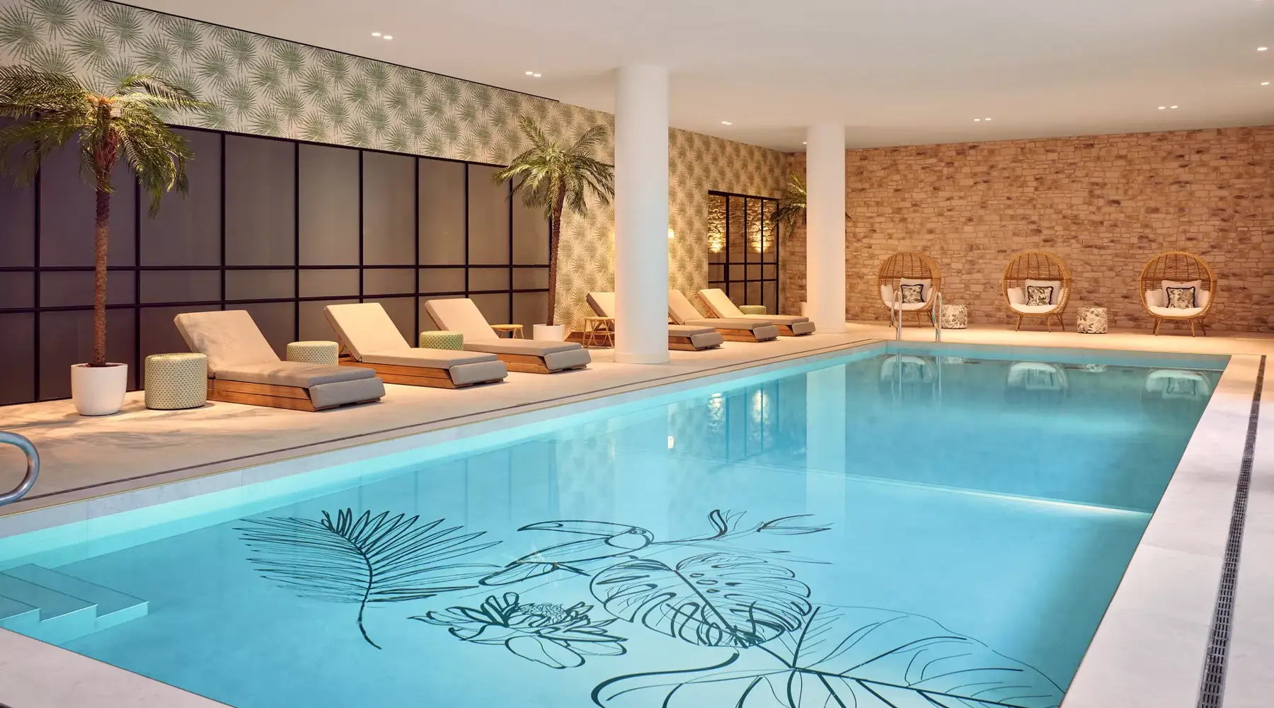 Swimming pool at Hotel Lelystad