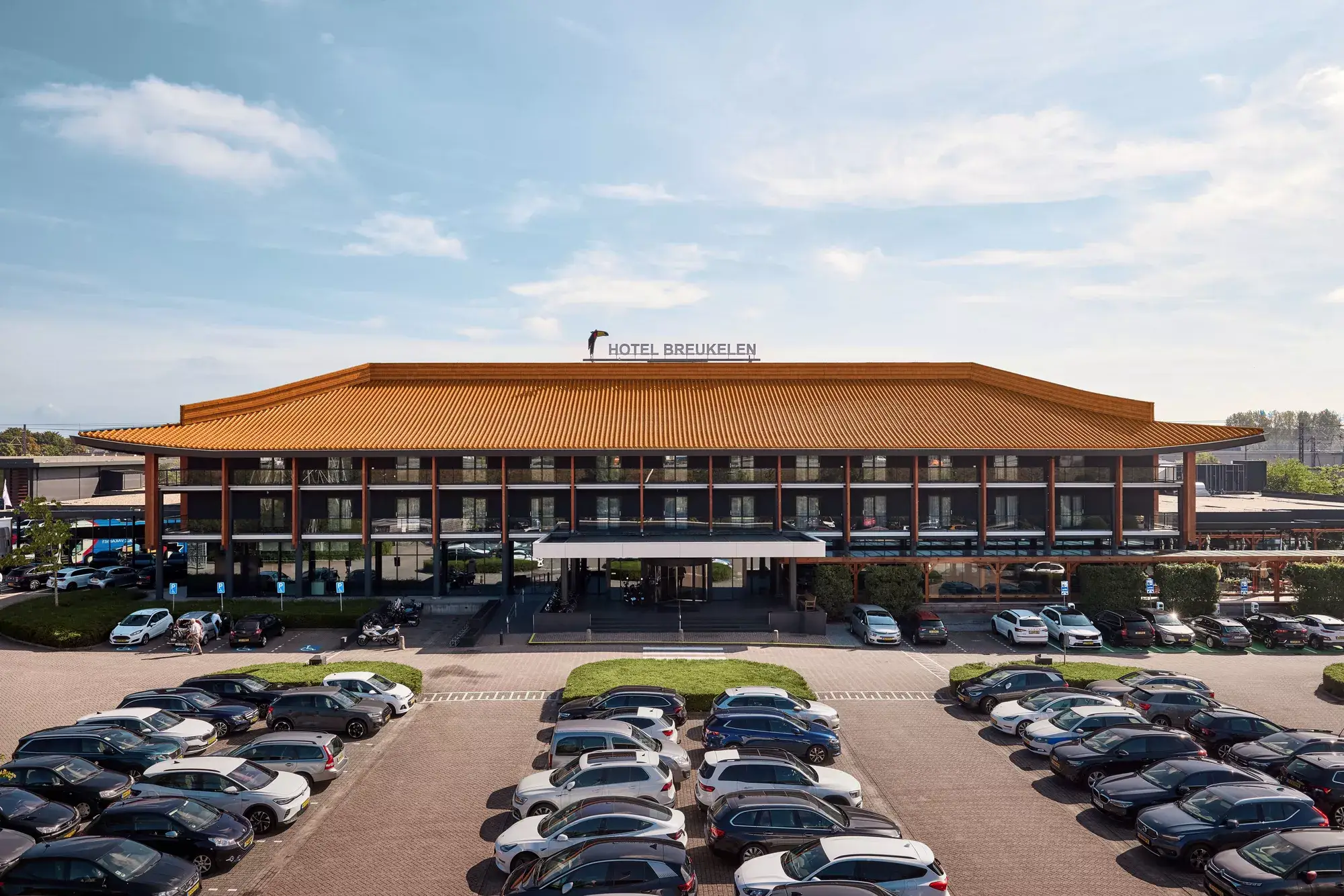 Front view of Hotel Breukelen