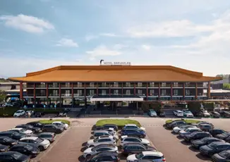 Vooraanzicht Van der Valk Hotel Breukelen