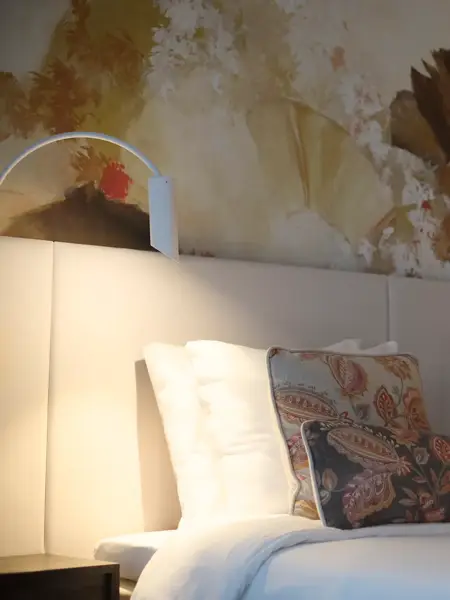 Bett im Hotelzimmer des Van der Valk Hotels Gent