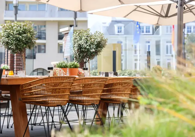 Personeel op het terras