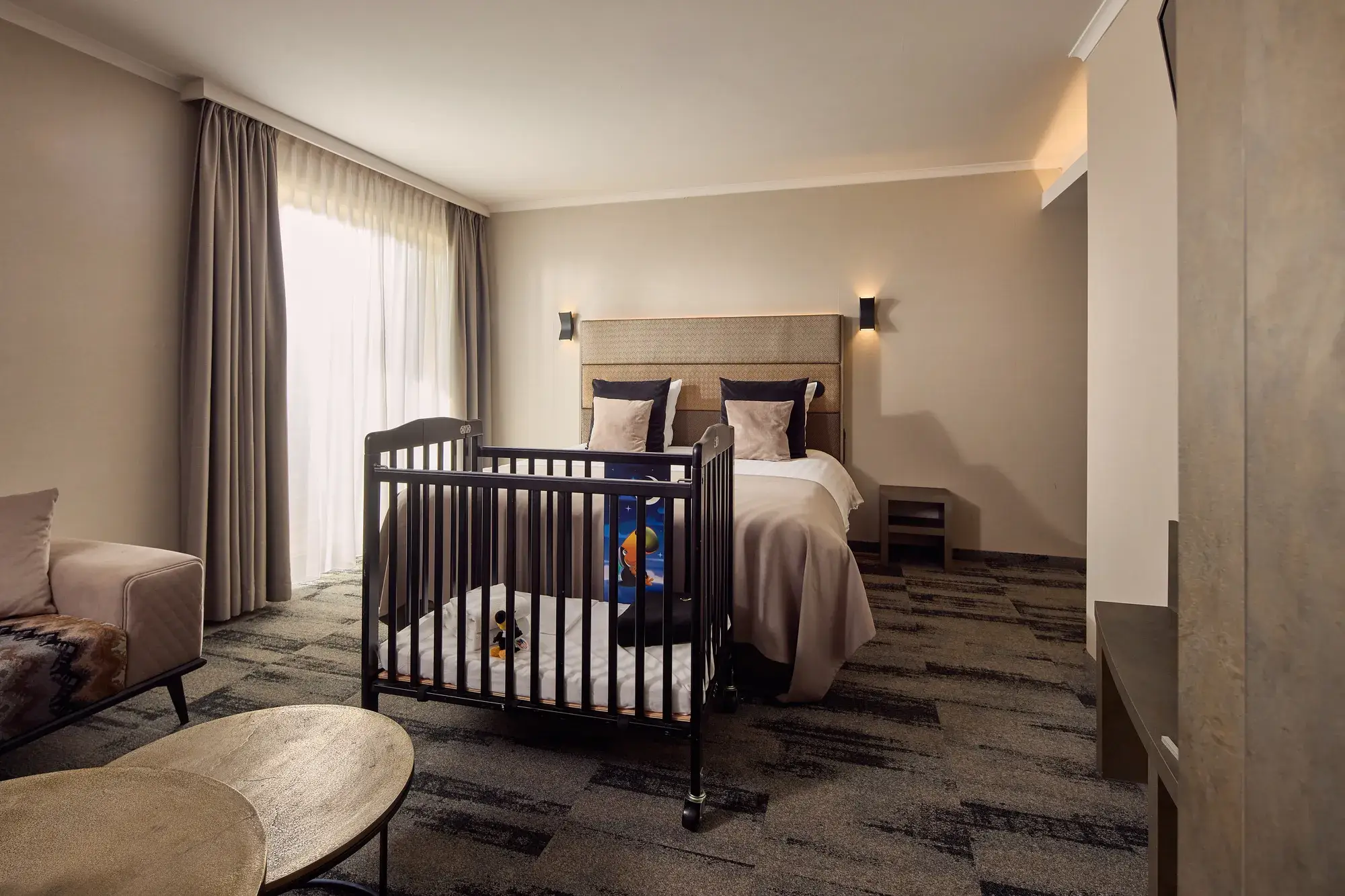 Family room - Salon et grand lit