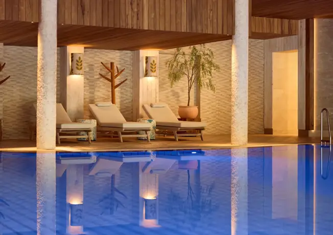 Swimming Pool Hotel Tiel