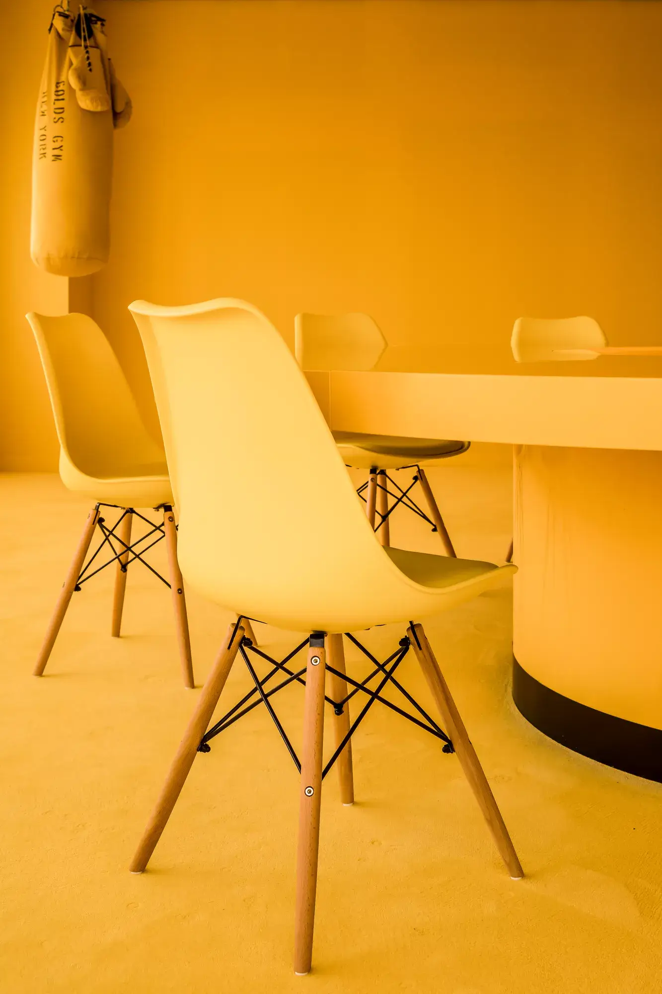 yellow room chair