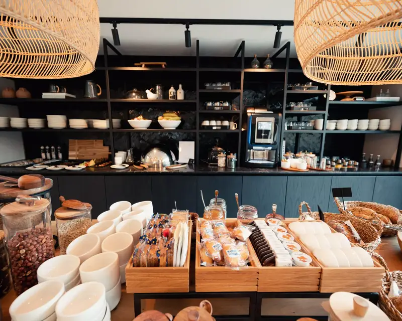 Buffet petit-déjeuner de l'hôtel Van der Valk Bloom.