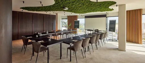 Salle de réunion en forme de U à Gand, style new-yorkais