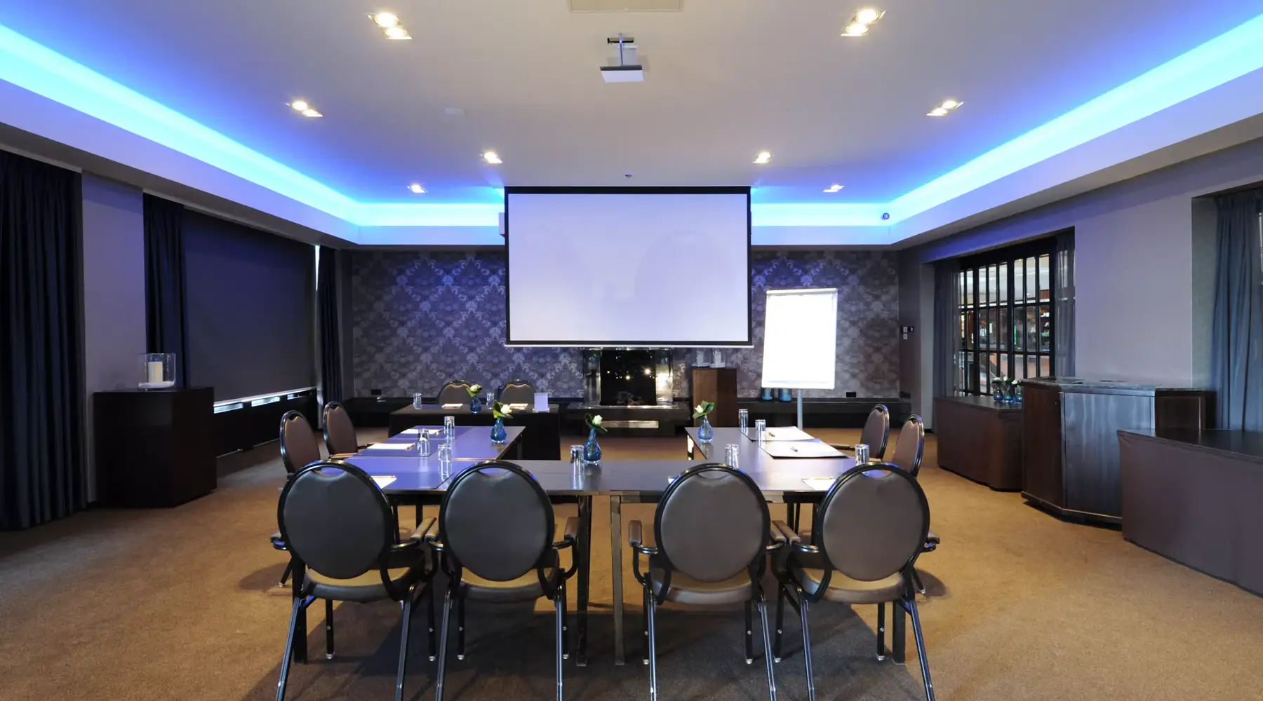 Zaal Urmond