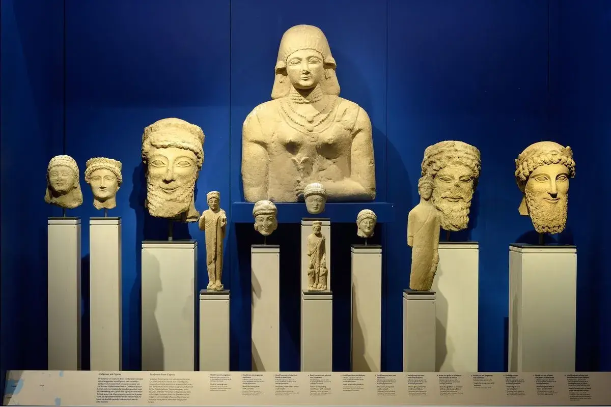 Rijksmuseum van Oudheden in Leiden | Standbeelden | Museum