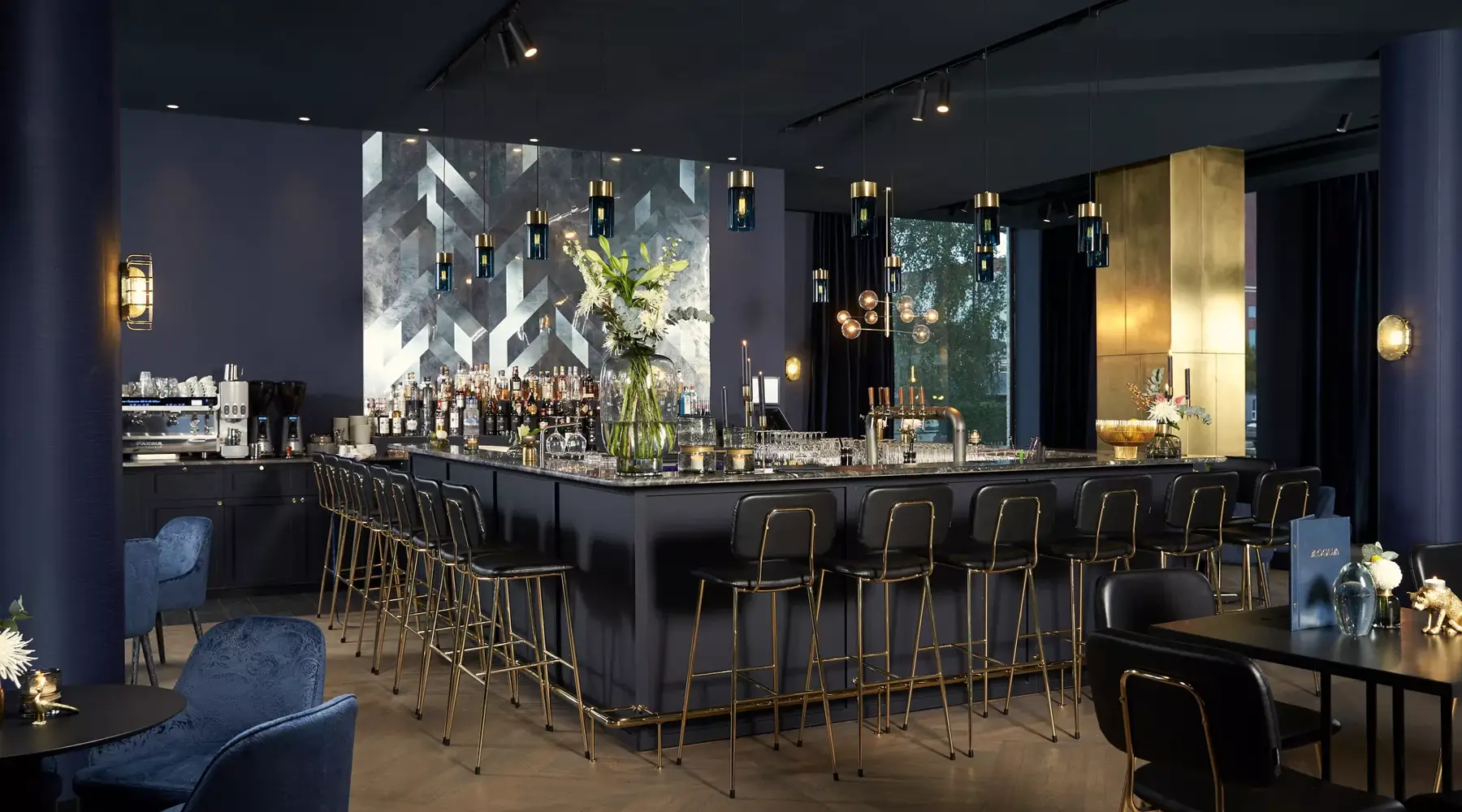 Bar Moqum