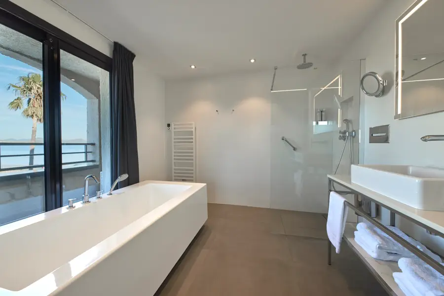Superior Suite with bath