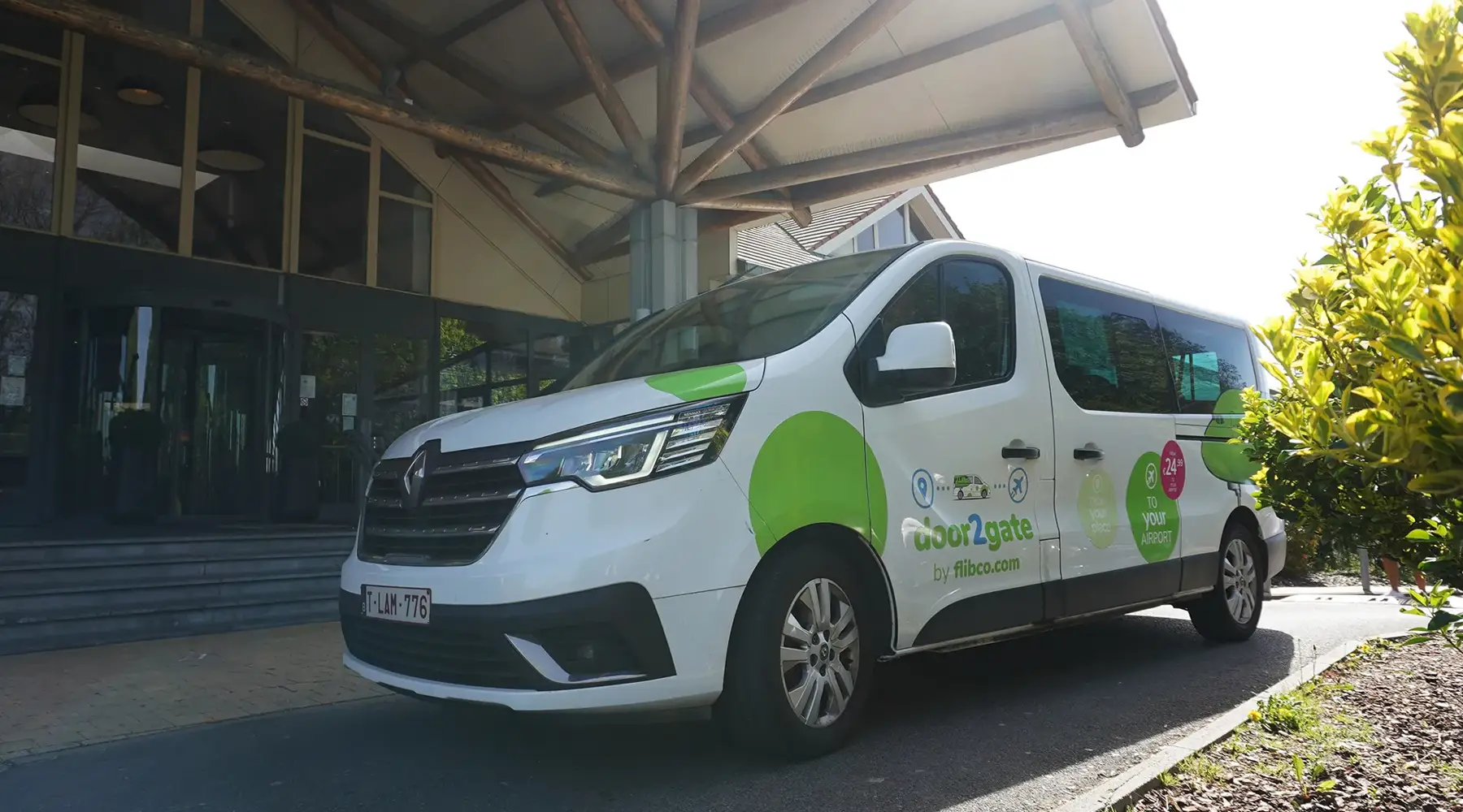 Shuttleservice van het Van der Valk Hotel Charleroi