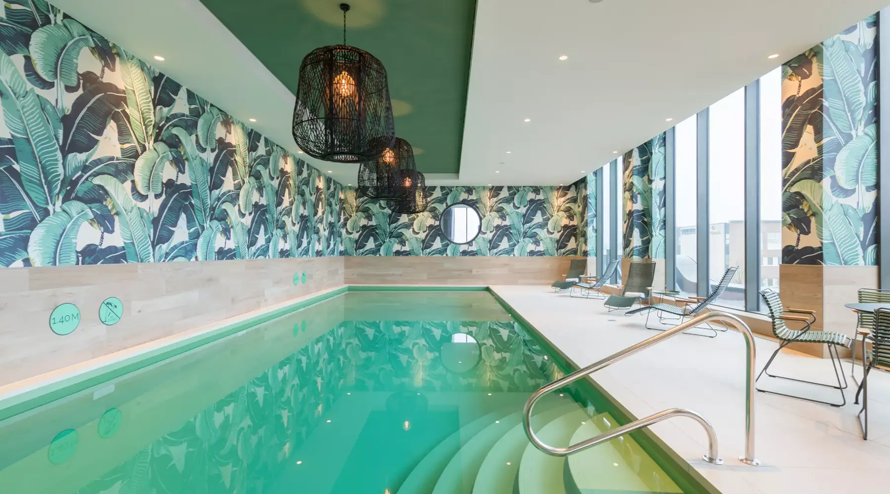 Schwimmbad im Hotel Venlo